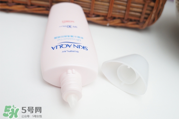 曼秀雷敦新碧防曬霜怎么樣？新碧防曬霜好用嗎