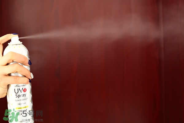 ajuste防曬噴霧哪個顏色好？ajuste防曬噴霧藍(lán)色綠色白色區(qū)別