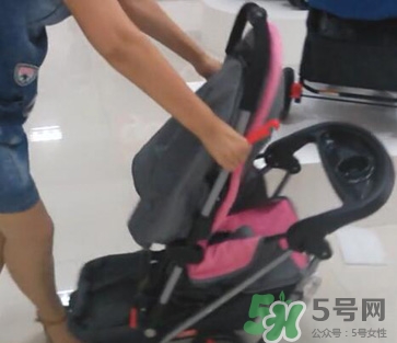 好孩子嬰兒車怎么折疊？好孩子嬰兒車折疊步驟圖