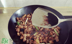 別人家的室友！成都女孩為室友帶了一盆冷吃兔