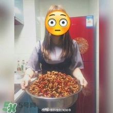 別人家的室友！成都女孩為室友帶了一盆冷吃兔