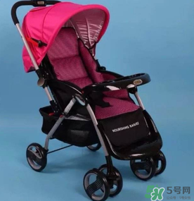 嬰兒車(chē)三輪好還是四輪好？嬰兒車(chē)三輪和四輪的區(qū)別