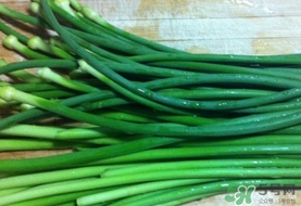 蒜薹是怎么長出來的？蒜薹和蒜苔有什么區(qū)別