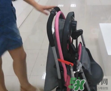 好孩子嬰兒車怎么折疊？好孩子嬰兒車折疊步驟圖