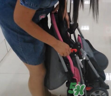 好孩子嬰兒車怎么折疊？好孩子嬰兒車折疊步驟圖