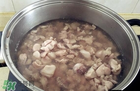 別人家的室友！成都女孩為室友帶了一盆冷吃兔