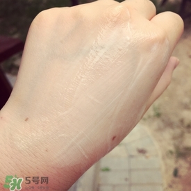 娜麗絲防曬霜和噴霧哪個(gè)好？娜麗絲防曬霜和噴霧對(duì)比