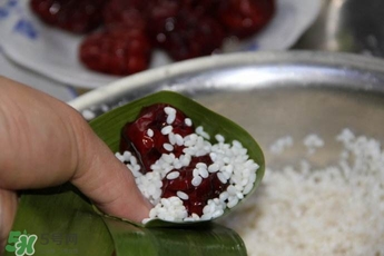 包粽子的葉子叫什么？包粽子的葉子怎么處理？