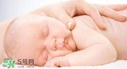 寶寶護臀膏可以擦臉嗎？寶寶護臀膏可以擦其他部位嗎？