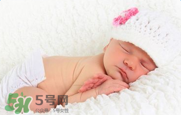 寶寶護(hù)臀膏用到多大？寶寶護(hù)臀膏多大開(kāi)始用？