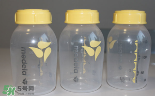 儲(chǔ)奶瓶玻璃還還是塑料好？?jī)?chǔ)奶瓶什么材料比較好？