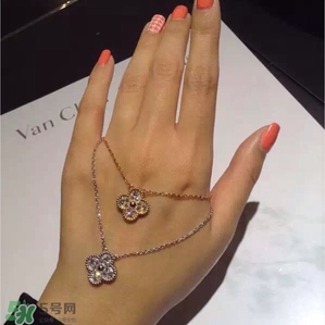 梵克雅寶項鏈?zhǔn)鞘裁床馁|(zhì)？vca項鏈?zhǔn)屈S金的嗎