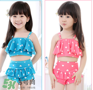 兒童泳衣連體好還是分體好？?jī)和疽履膫€(gè)款式好？