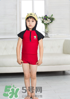 兒童泳衣連體好還是分體好？?jī)和疽履膫€(gè)款式好？