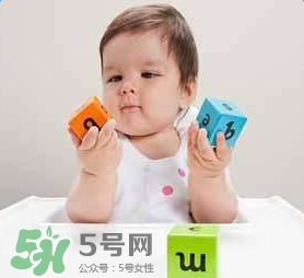 一歲寶寶玩什么游戲好？一歲寶寶適合玩什么游戲？