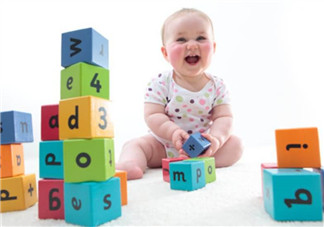 一歲寶寶玩什么游戲好？一歲寶寶適合玩什么游戲？