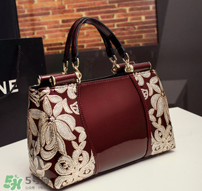 母親節(jié)可以送包包嗎？2017年母親節(jié)送什么包包好？