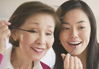 母親節(jié)可以送包包嗎？2017年母親節(jié)送什么包包好？