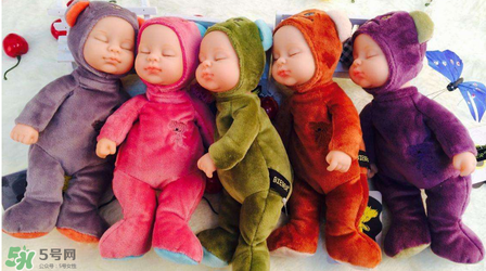 餃子送米雅的娃娃是什么牌子？比伯娃娃怎么樣？