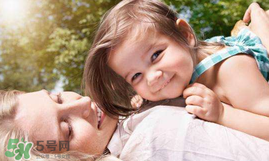 嬰兒吃魚肝油有什么好處？嬰兒吃魚肝油會拉肚子嗎？