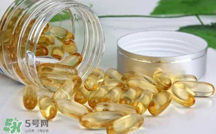 寶寶吃魚(yú)肝油什么時(shí)間吃最好？嬰兒吃魚(yú)肝油吃到什么時(shí)候？