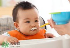 寶寶吃米粉拉綠便便怎么回事？寶寶吃米粉拉綠色要緊嗎？