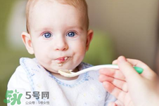 寶寶吃米粉會便秘嗎？寶寶吃米粉會導(dǎo)致便秘嗎？