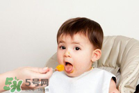 寶寶不吃鹽的危害 寶寶不吃鹽會(huì)怎么樣 寶寶不吃鹽的危害 寶寶不吃鹽會(huì)怎么樣