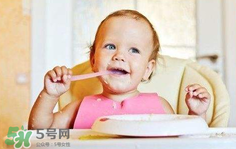寶寶不吃鹽的危害 寶寶不吃鹽會(huì)怎么樣 寶寶不吃鹽的危害 寶寶不吃鹽會(huì)怎么樣