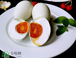 ?端午節(jié)為什么要吃咸鴨蛋？端午節(jié)吃咸鴨蛋的傳說