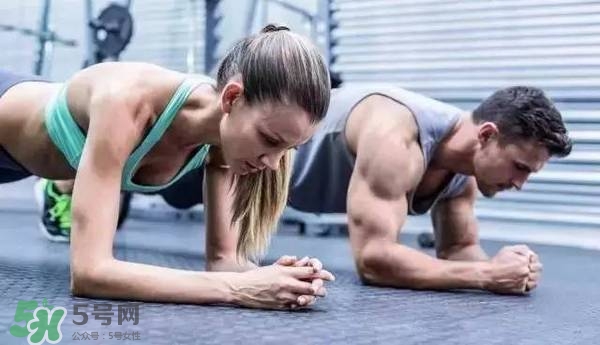 堅(jiān)持做一個(gè)月平板支撐會(huì)怎樣？女生做平板支撐一個(gè)月