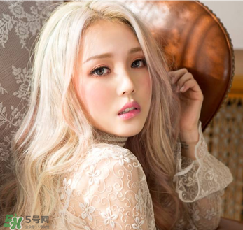 美妝博主pony結(jié)婚了嗎？ pony老公是誰？