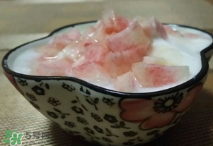 油桃和牛奶能一起吃嗎？喝完牛奶能吃油桃嗎？