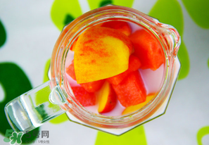 油桃和牛奶能一起吃嗎？喝完牛奶能吃油桃嗎？