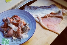 三文魚皮要去鱗嗎?三文魚皮可以生吃嗎? 三文魚皮要去鱗嗎?三文魚皮可以生吃嗎?