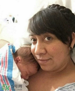 新生兒手握避孕環(huán)出生是怎么回事？出生后健康嗎？