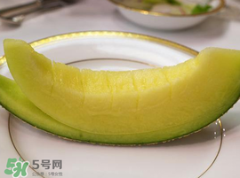 甜瓜和海鮮能一起吃嗎？吃海鮮能吃香瓜嗎？