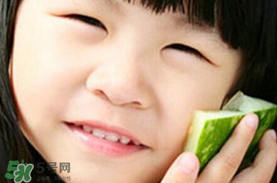 西瓜皮敷臉有什么作用？西瓜皮敷臉有什么好處