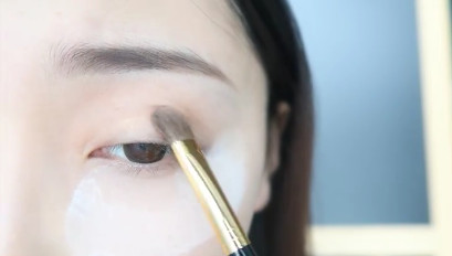 怎么畫(huà)眼妝不顯臟 畫(huà)眼妝不顯臟的方法