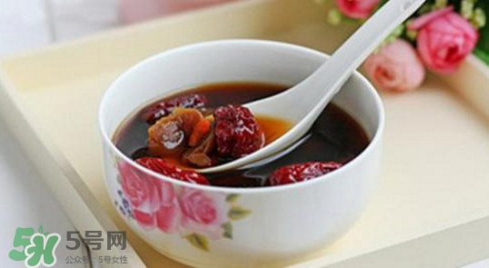 月經期間喝紅糖水好嗎？女性月經期喝紅糖水好嗎