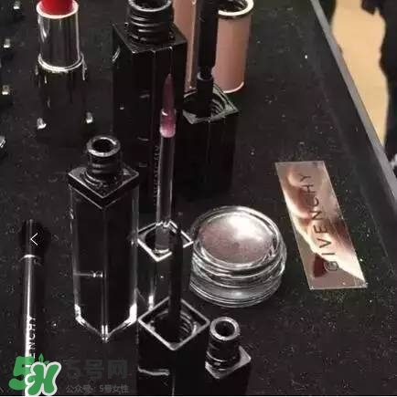 紀(jì)梵希紫黑色變色唇蜜怎么樣？紀(jì)梵希紫黑變色唇蜜多少錢