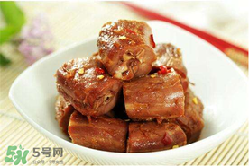 周黑鴨和絕味哪個好吃？絕味鴨脖和周黑鴨哪個好吃？