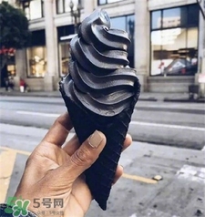 炭黑冰淇淋是什么牌子?炭黑冰淇淋多少錢(qián)? 炭黑冰淇淋是什么牌子?炭黑冰淇淋多少錢(qián)?