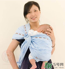 背巾適合多大的寶寶？背巾寶寶多大可以用？