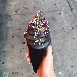 炭黑冰淇淋好吃嗎？炭黑冰淇淋哪里買？