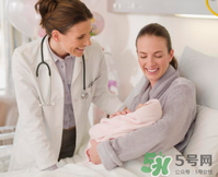 夏天坐月子可以天天洗澡嗎？夏季坐月子能洗澡嗎？