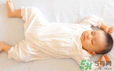 夏天嬰兒用什么尿不濕？夏天適合的尿不濕推薦