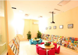 餃子去的幼兒園叫什么？Kids 'R' Kids學費多少？