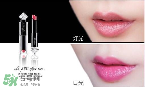 嬌蘭小黑裙甜漾唇膏061試色 嬌蘭小黑裙唇膏061試色圖 嬌蘭小黑裙甜漾唇膏061試色 嬌蘭小黑裙唇膏061試色圖