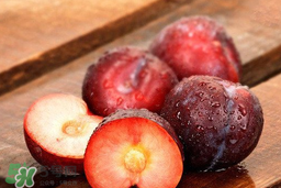 李子和蜂蜜能一起吃嗎？吃了李子可以喝蜂蜜嗎？